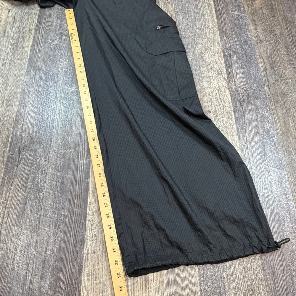Alo Yoga Cargo Pants Womens L Black Baggy Ripstop Lightweight Bungee Dance Y2K